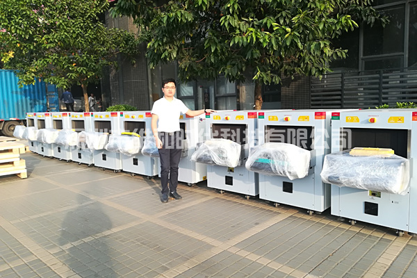 維和時(shí)代安檢門(mén)廠家為深圳蛇口港及印度客戶提供金屬探測(cè)門(mén)及13臺(tái)X光機(jī)[圖]